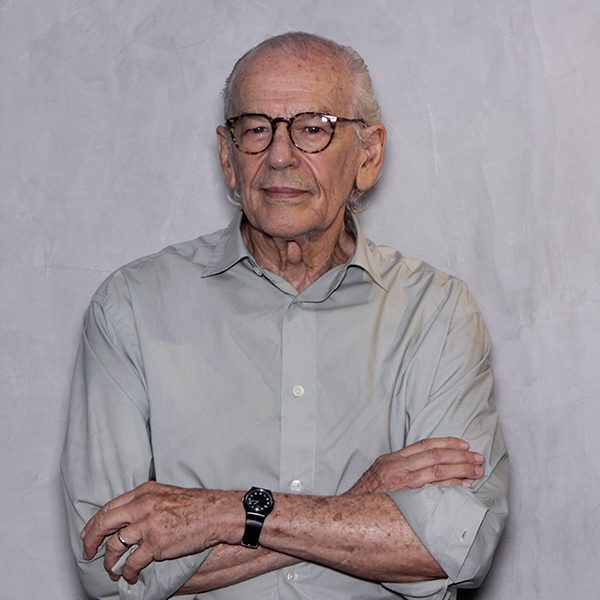 O podcast ConstrueCast apresentou um episódio com o renomado arquiteto Roberto Loeb!